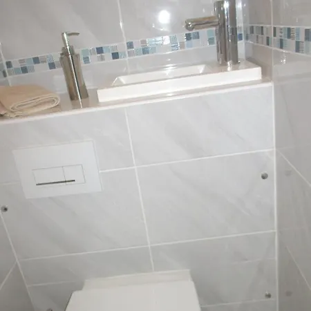 Apartment Avec Vue A 30m² + Balcon Antibes